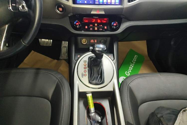 Used Kia Sportage R 2015 2.0L Automatic Two-Wheel Drive DLX Model Gear Lever