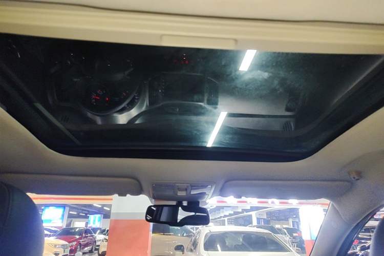 Used Kia Sportage R 2015 2.0L Automatic Two-Wheel Drive DLX Model Headliner
