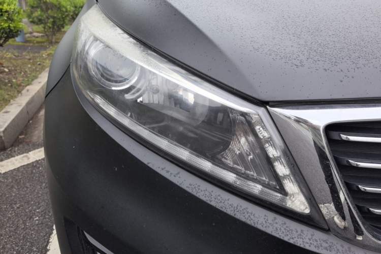 Used Kia Sportage R 2015 2.0L Automatic Two-Wheel Drive DLX Model Right Front Headlight