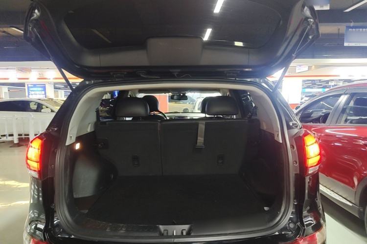 Used Kia Sportage R 2015 2.0L Automatic Two-Wheel Drive DLX Model Trunk