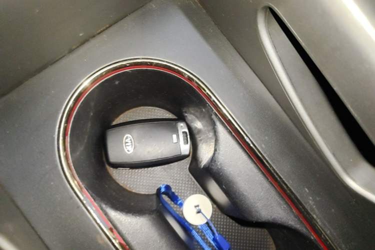 Used Kia Sportage R 2015 2.0L Automatic Two-Wheel Drive DLX Model Vehicle Key