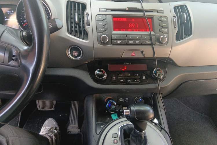 Used Kia Sportage R 2015 2.0L Automatic Two-Wheel Drive DLX Model Audio And AC Panel