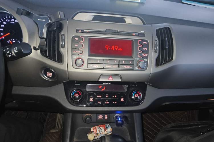 Used Kia Sportage R 2015 2.0L Automatic 4x4 GLS Edition Audio And AC Panel