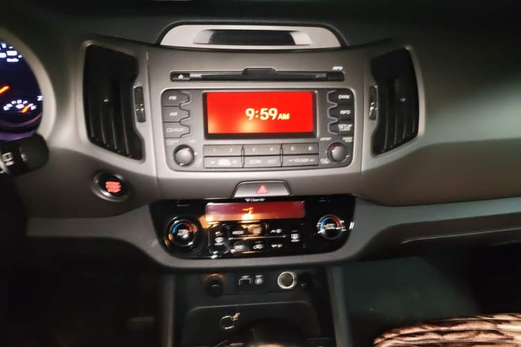 Used Kia Sportage R 2015 2.0L Automatic Two-Wheel Drive DLX Model Audio And AC Panel
