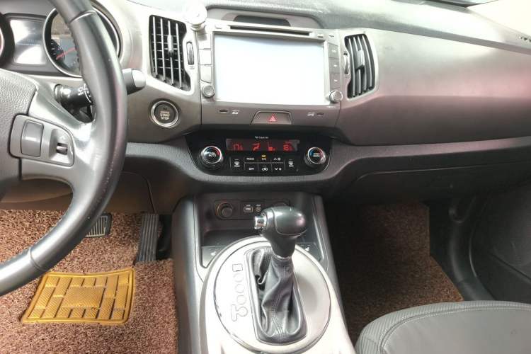 Used Kia Sportage R 2015 2.0L Automatic Two-Wheel Drive DLX Model Audio And AC Panel