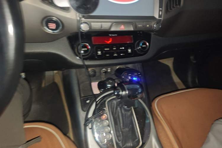 Used Kia Sportage R 2015 2.0L Automatic Two-Wheel Drive DLX Model Audio And AC Panel