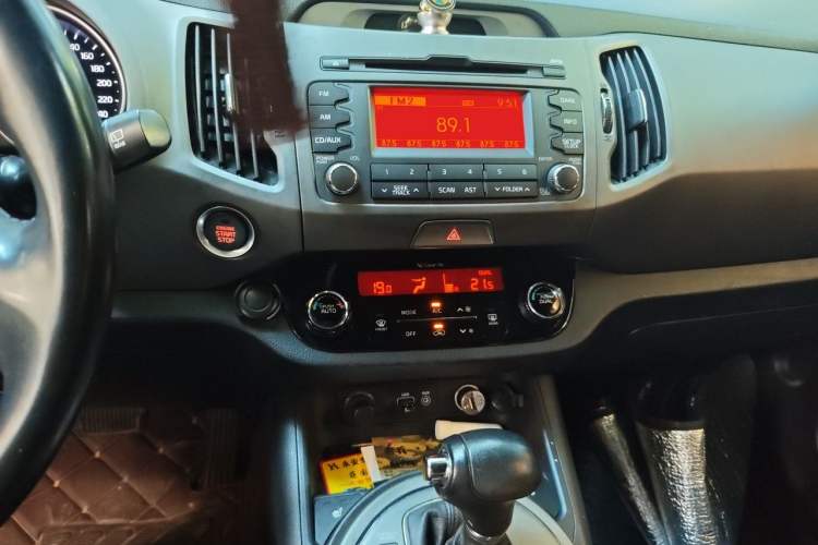 Used Kia Sportage R 2015 2.0L Automatic Two-Wheel Drive DLX Model Audio And AC Panel
