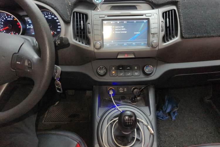 Used Kia Sportage R 2015 2.0L Manual Two-Wheel Drive GL Model Audio And AC Panel