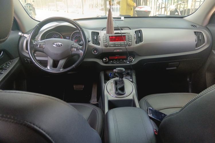 Used Kia Sportage R 2015 2.0L Automatic Two-Wheel Drive DLX Model Center Console