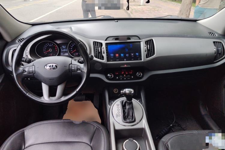 Used Kia Sportage R 2015 2.0L Automatic Two-Wheel Drive DLX Model Center Console