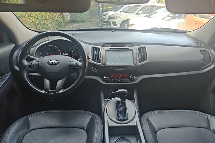 Used Kia Sportage R 2015 2.0L Automatic Two-Wheel Drive GLS Center Console