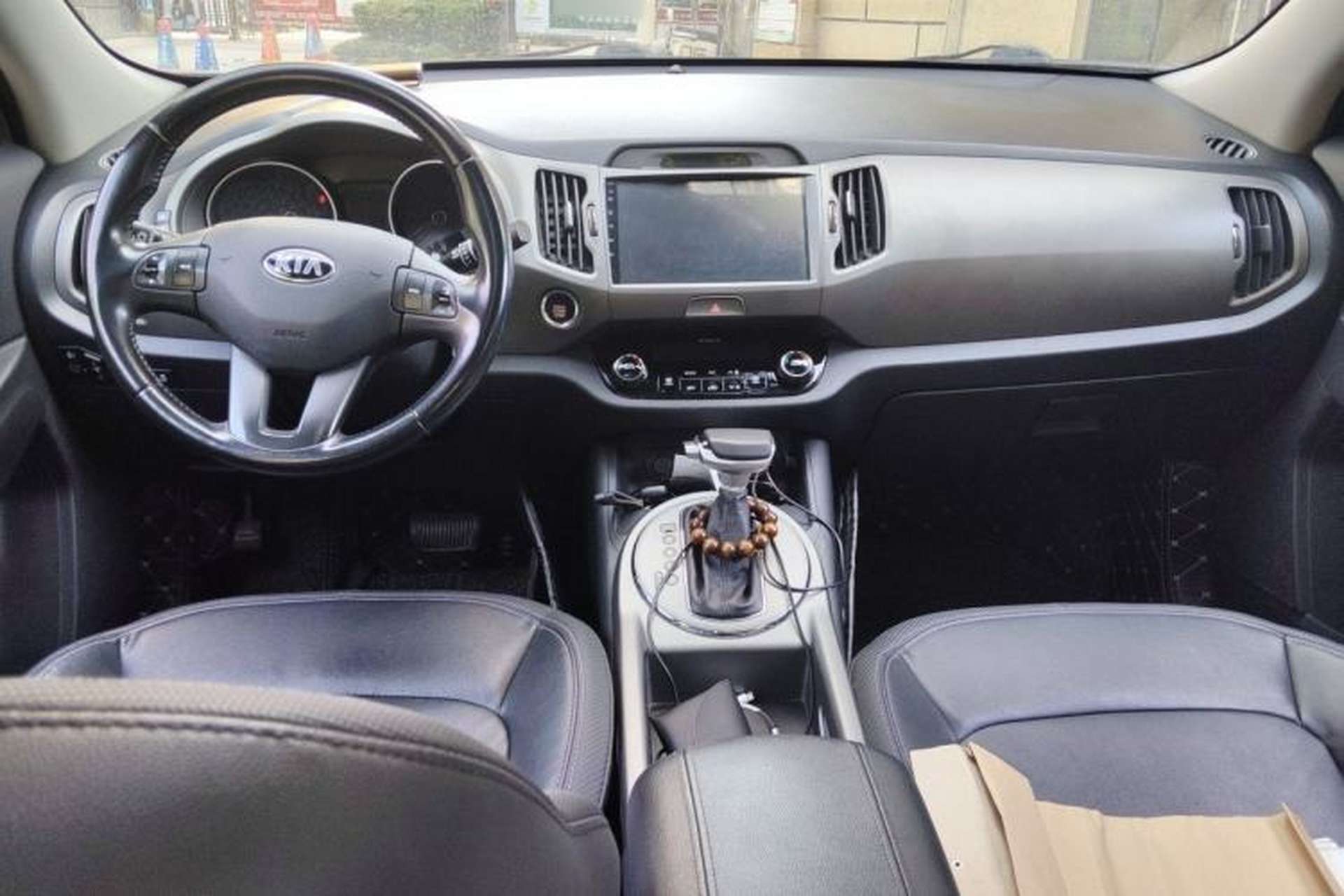 Used Kia Sportage R 2015 2.0L Automatic Two-Wheel Drive GLS Center Console