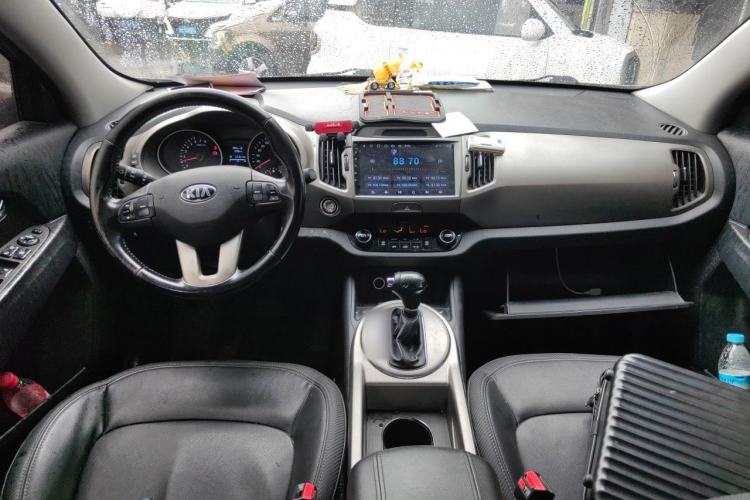 Used Kia Sportage R 2015 2.0L Automatic Two-Wheel Drive DLX Model Center Console