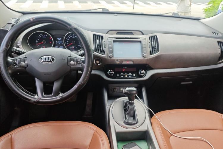 Used Kia Sportage R 2015 2.0L Automatic Two-Wheel Drive GLS Center Console