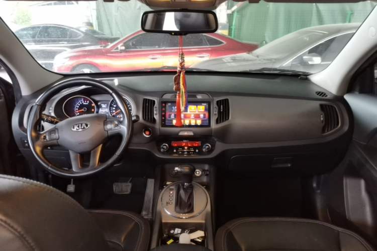 Used Kia Sportage R 2015 2.0L Automatic Two-Wheel Drive DLX Model Center Console