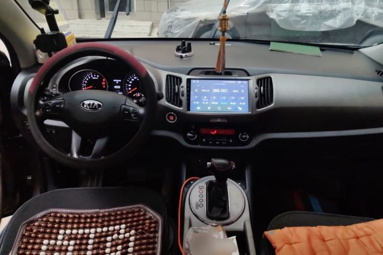 Used Kia Sportage R 2015 2.0L Automatic Two-Wheel Drive DLX Model Center Console
