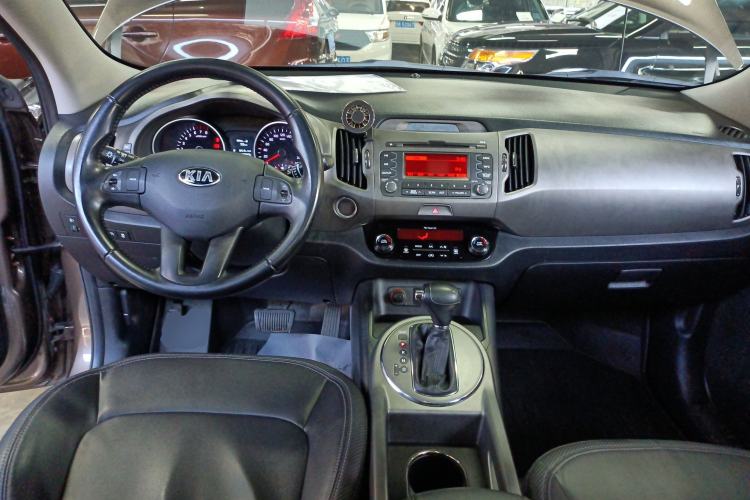 Used Kia Sportage R 2015 2.0L Automatic Two-Wheel Drive GLS Center Console