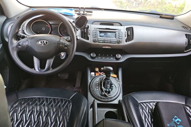 Used Kia Sportage R 2015 2.0L Automatic Two-Wheel Drive GL Center Console