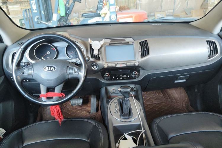 Used Kia Sportage R 2015 2.0L Automatic Two-Wheel Drive DLX Model Center Console