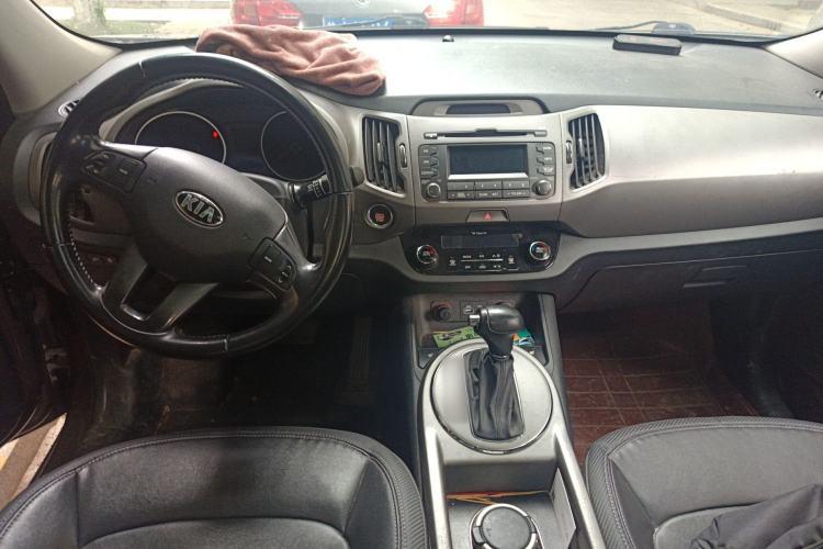 Used Kia Sportage R 2015 2.0L Automatic Two-Wheel Drive DLX Model Center Console