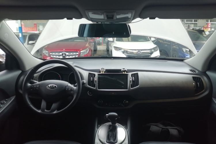 Used Kia Sportage R 2015 2.0L Automatic 2WD Premium Edition Center Console