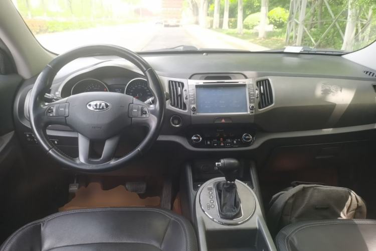 Used Kia Sportage R 2015 2.0L Automatic Two-Wheel Drive DLX Model Center Console