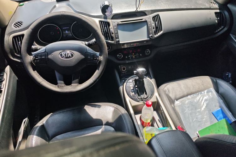 Used Kia Sportage R 2015 2.0L Automatic Two-Wheel Drive DLX Model Center Console