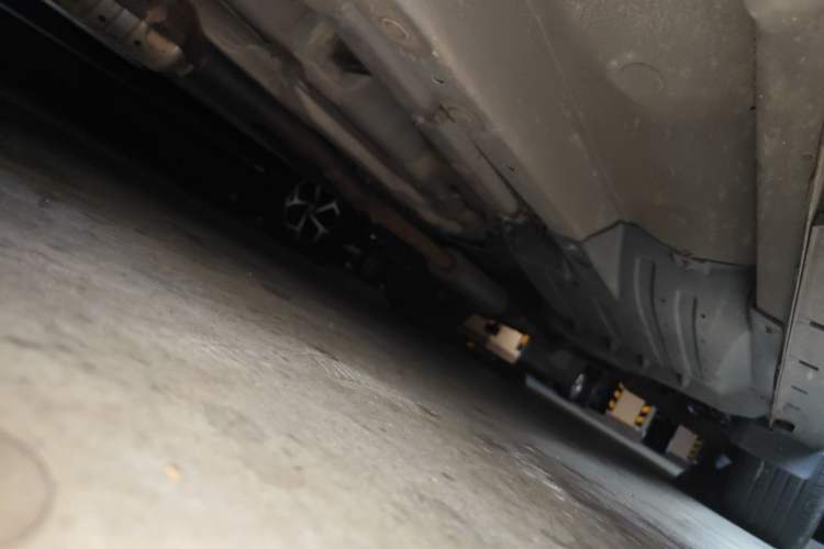 Used Kia Sportage R 2015 2.0L Automatic Two-Wheel Drive DLX Model Chassis Front Left