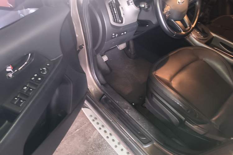 Used Kia Sportage R 2015 2.0L Automatic Two-Wheel Drive DLX Model Driver Seat
