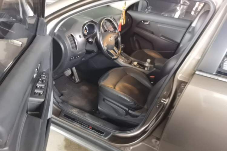 Used Kia Sportage R 2015 2.0L Automatic Two-Wheel Drive DLX Model Driver Seat