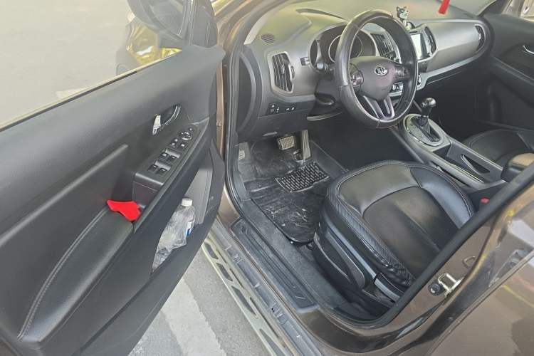 Used Kia Sportage R 2015 2.0L Automatic Two-Wheel Drive DLX Model Driver Seat