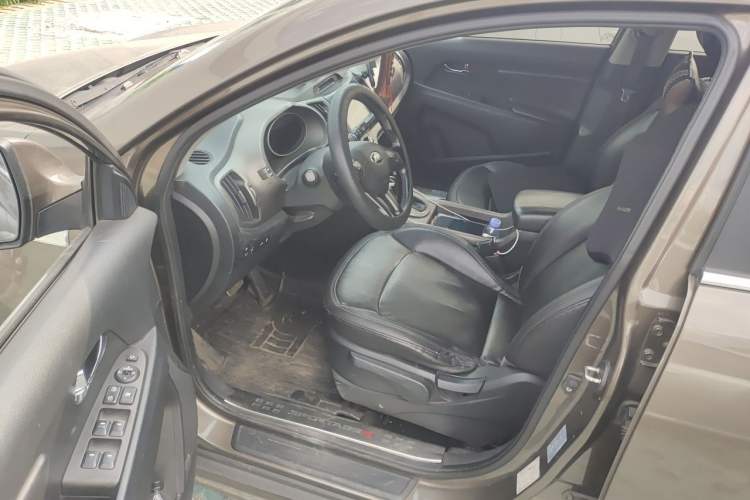 Used Kia Sportage R 2015 2.0L Automatic Two-Wheel Drive DLX Model Driver Seat