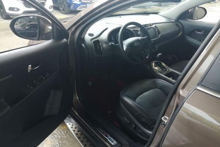 Used Kia Sportage R 2015 2.0L Automatic 2WD Premium Edition Driver Seat