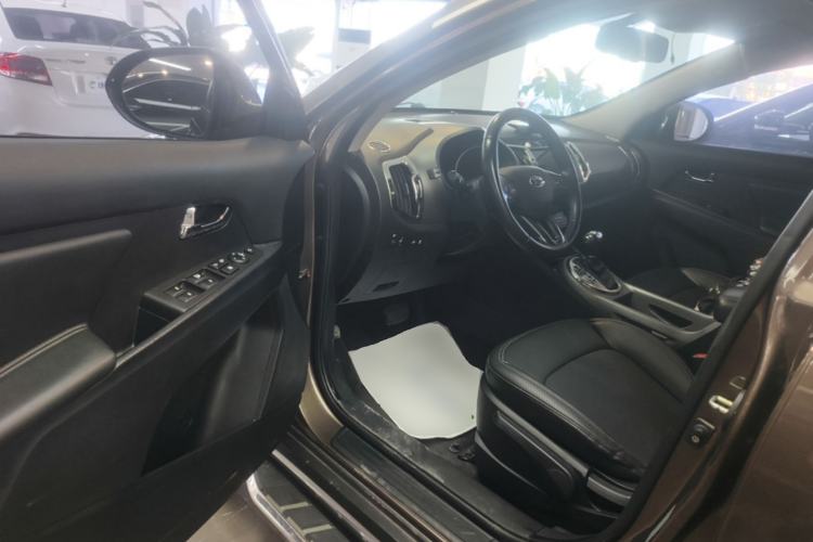 Used Kia Sportage R 2015 2.0L Automatic Two-Wheel Drive DLX Model Driver Seat