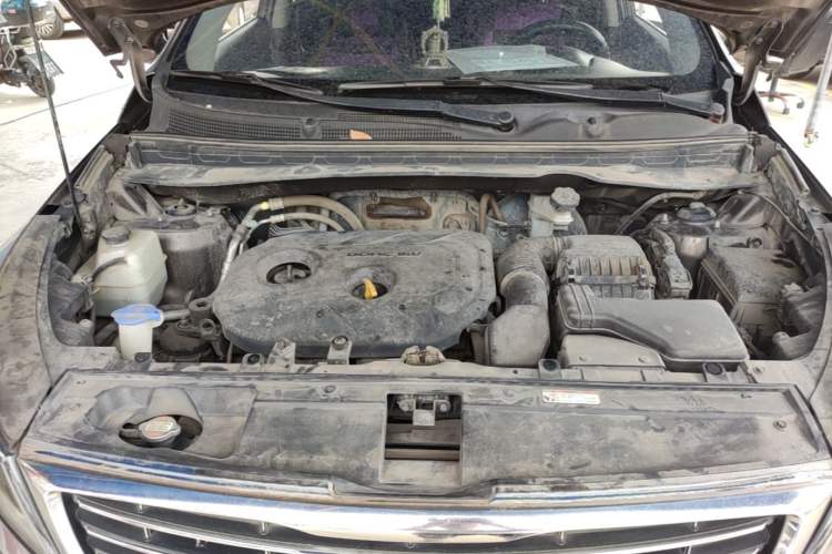 Used Kia Sportage R 2015 2.0L Automatic Two-Wheel Drive GLS Engine Bay