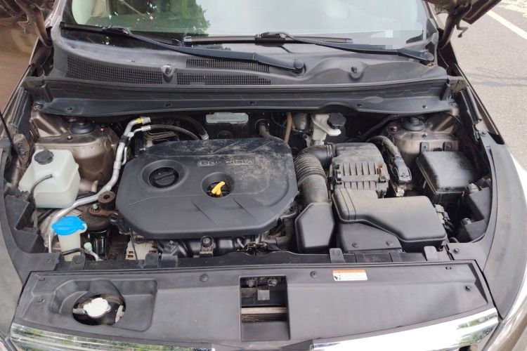 Used Kia Sportage R 2015 2.0L Automatic Two-Wheel Drive DLX Model Engine Bay