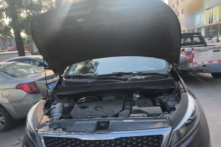 Used Kia Sportage R 2015 2.0L Manual Two-Wheel Drive GL Model Engine Bay