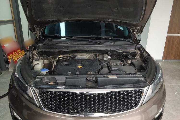 Used Kia Sportage R 2015 2.0L Manual Two-Wheel Drive GL Model Engine Bay