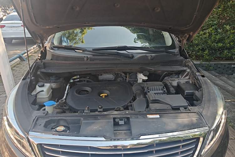 Used Kia Sportage R 2015 2.0L Automatic Two-Wheel Drive GLS Engine Bay