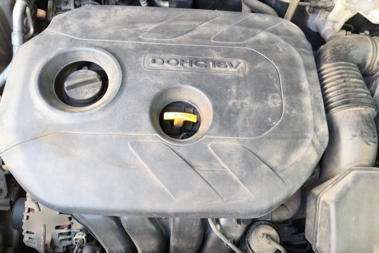 Used Kia Sportage R 2015 2.0L Automatic Two-Wheel Drive DLX Model Engine Bay