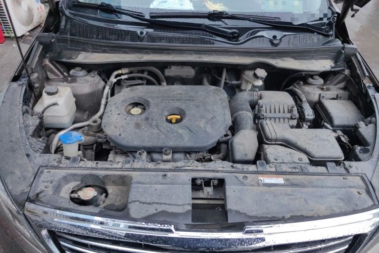 Used Kia Sportage R 2015 2.0L Automatic Two-Wheel Drive DLX Model Engine Bay