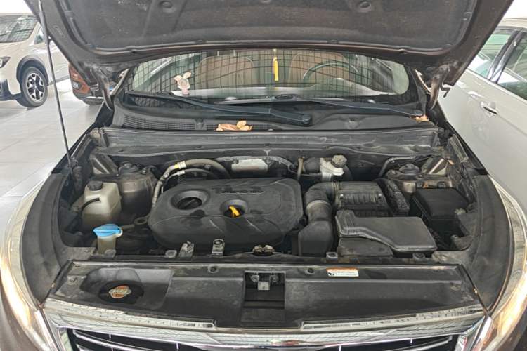 Used Kia Sportage R 2015 2.0L Automatic Two-Wheel Drive GLS Engine Bay