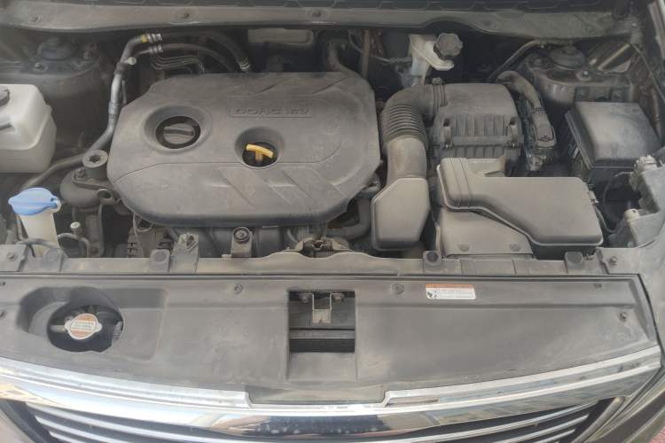 Used Kia Sportage R 2015 2.0L Automatic Two-Wheel Drive GLS Engine Bay