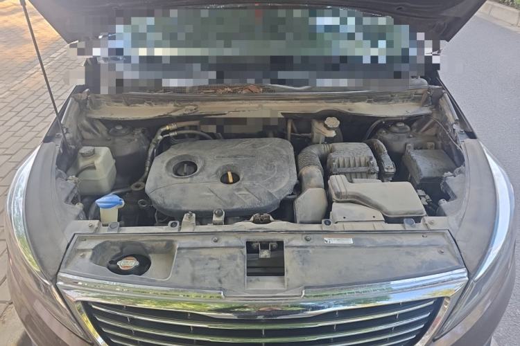 Used Kia Sportage R 2015 2.0L Automatic Two-Wheel Drive DLX Model Engine Bay