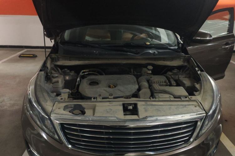 Used Kia Sportage R 2015 2.0L Automatic Two-Wheel Drive DLX Model Engine Bay