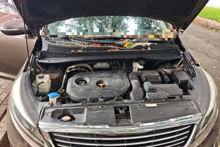 Used Kia Sportage R 2015 2.0L Automatic Two-Wheel Drive DLX Model Engine Bay