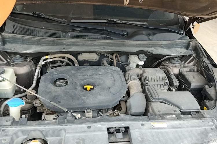 Used Kia Sportage R 2015 2.0L Automatic Two-Wheel Drive DLX Model Engine Bay