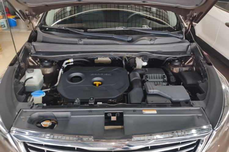 Used Kia Sportage R 2015 2.0L Automatic Two-Wheel Drive DLX Model Engine Bay