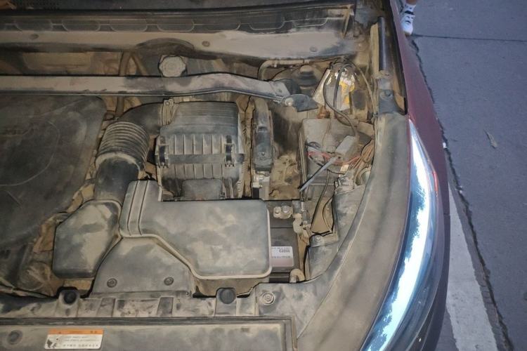 Used Kia Sportage R 2015 2.0L Automatic Two-Wheel Drive DLX Model Engine Bay Left