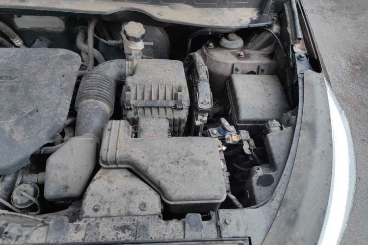 Used Kia Sportage R 2015 2.0L Automatic Two-Wheel Drive DLX Model Engine Bay Left